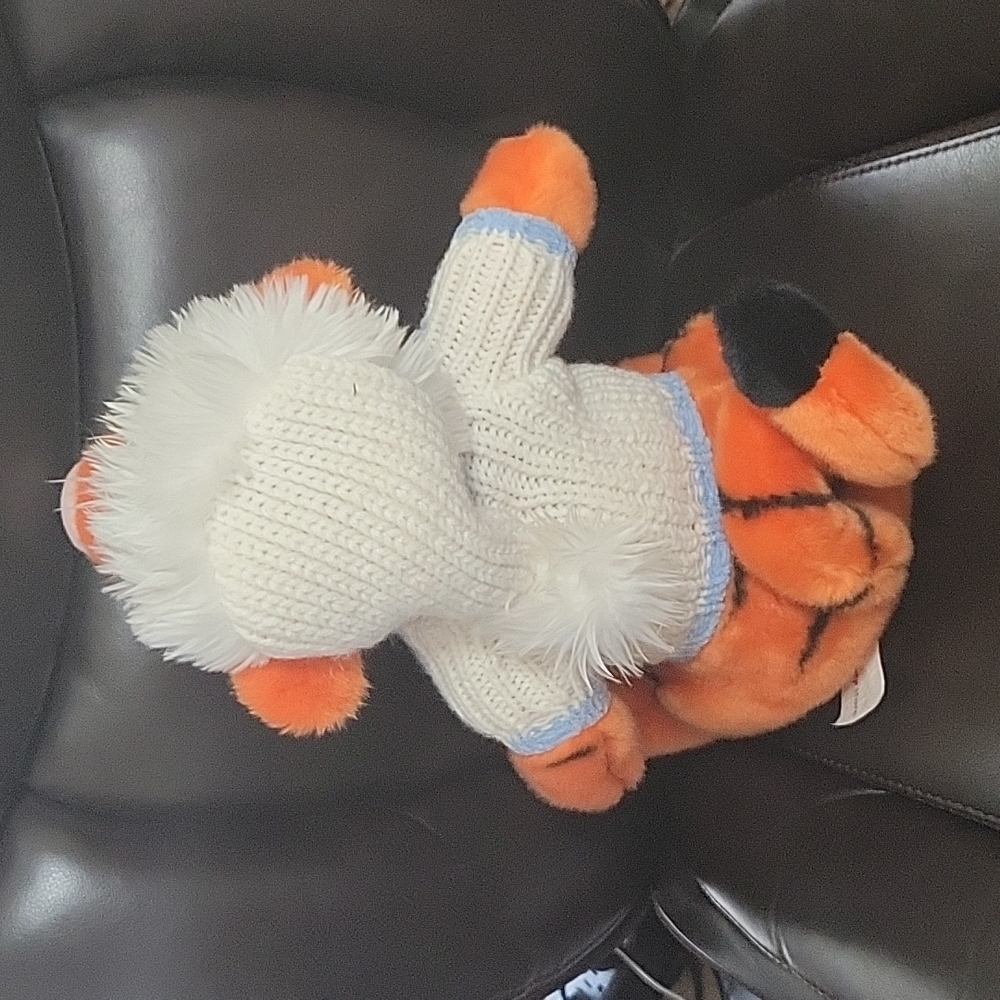 Tigger plush bundle - Picture 3 of 6